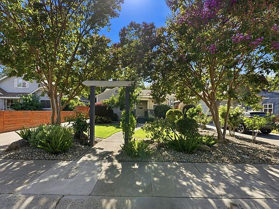 2nd image of 4116 57th St