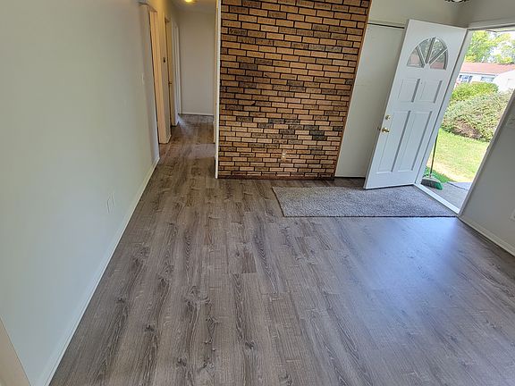 5th image of 460 Greenlawn St