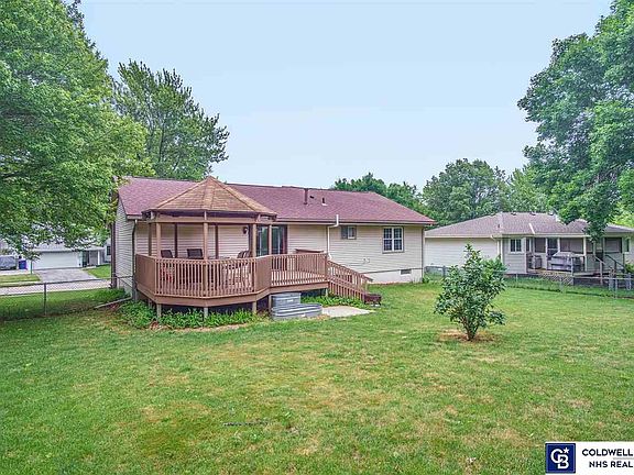 2nd image of 810 Donegal Dr