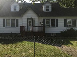 1580 E 3rd Ave, Bay Shore, NY 11706