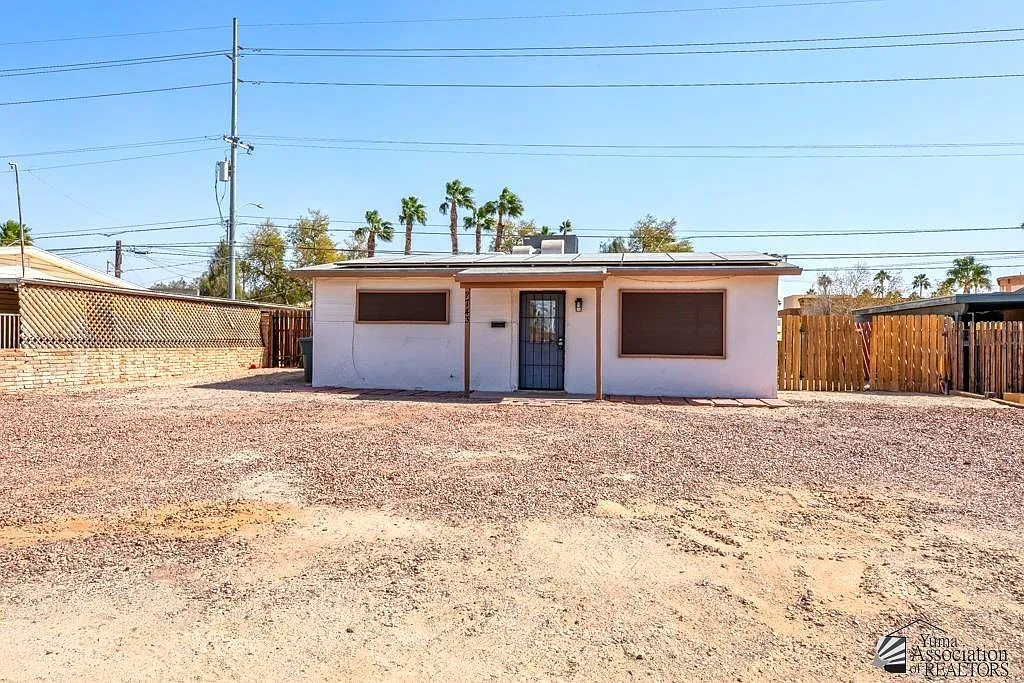 3 bed, 2.0 bath, 1270 sqft, $1,500 — Photo 2