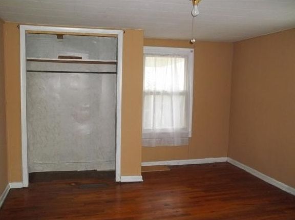 5th image of 489 S Central Ave