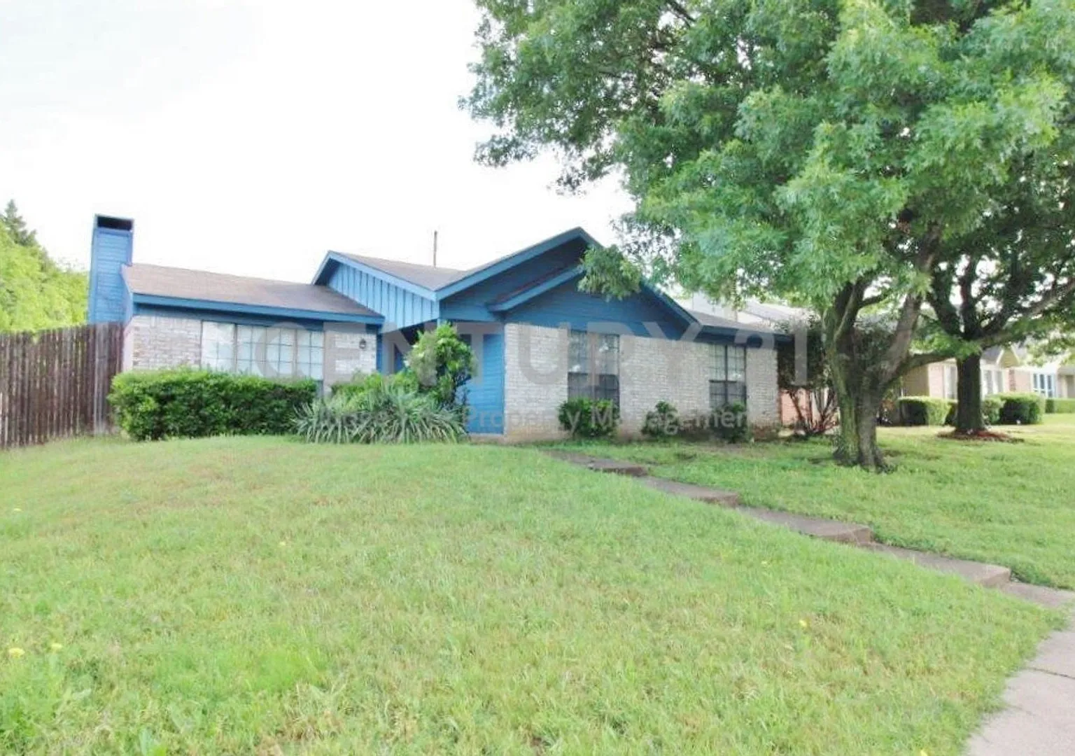 Wonderful 3/2/2 in Duncanville! — Photo 1