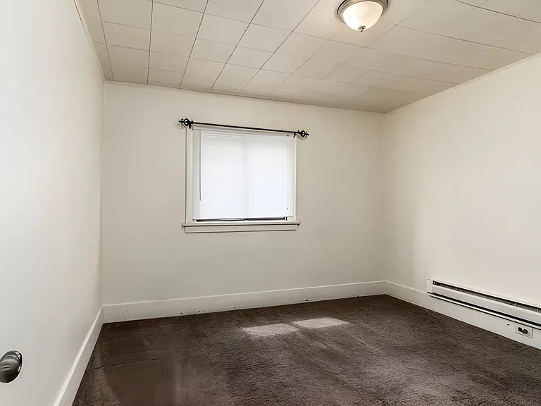 723 W Lewis St — Photo 11