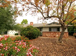 841 W 10th St, Claremont, CA 91711