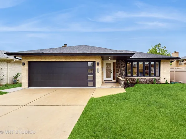 11111 Kingston St, Westchester, IL 60154