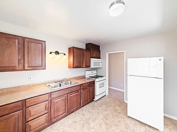 5th image of 3178 Adams Ave #0
