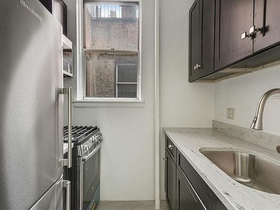 4th image of 425 W 57th St #1M