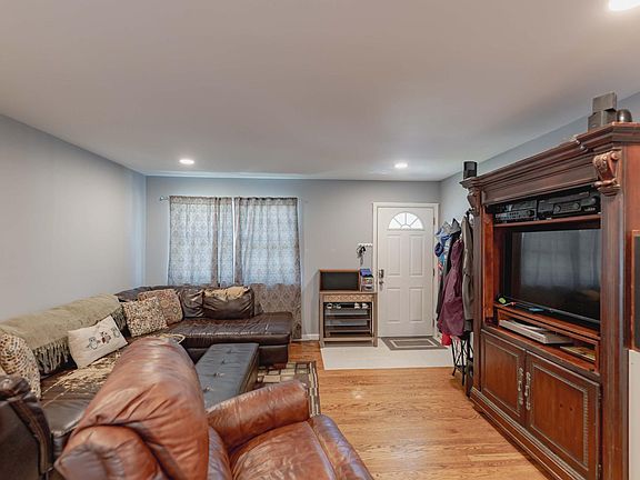 5th image of 1014 N Harrison Ave