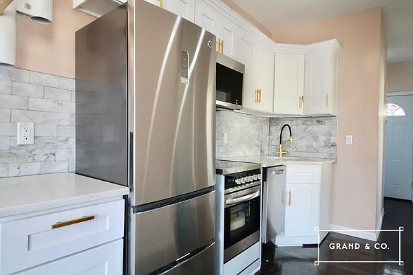 Rented by Grand & Co. | media 13