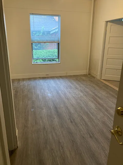 Third Avenue Apartments — Photo 3