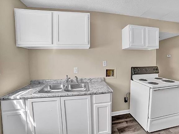 4th image of 1825 15th Ave N APT 7