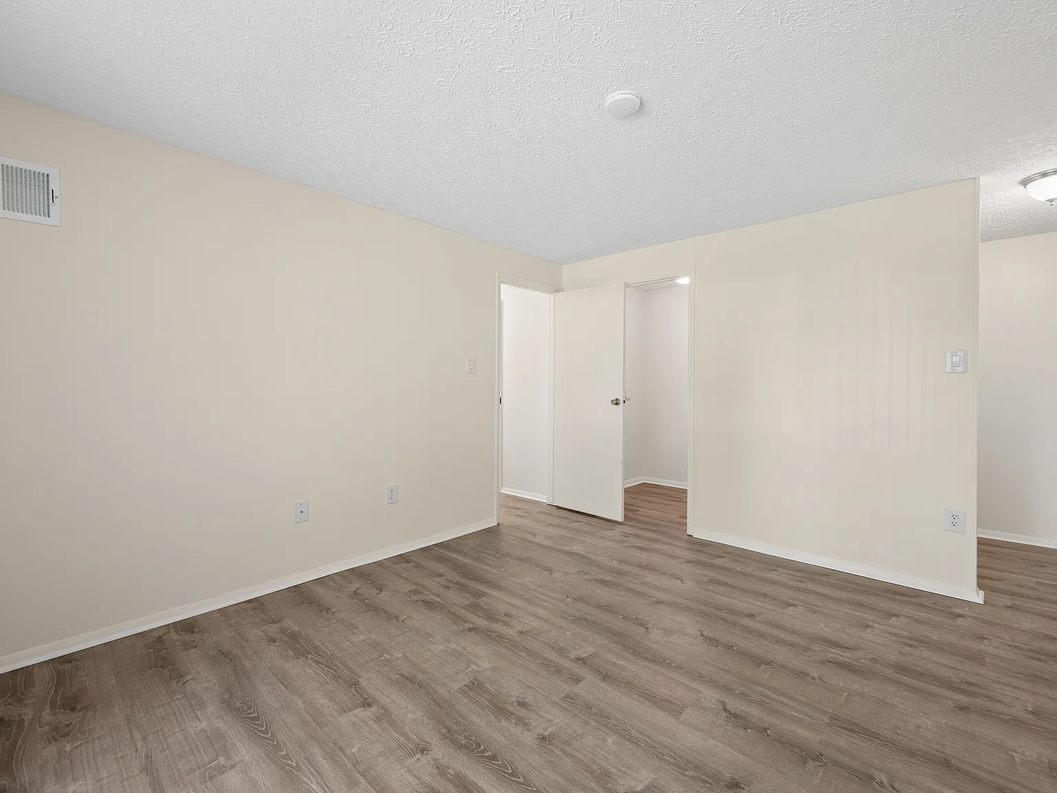 501 Heather Ridge Drive - D — Photo 4