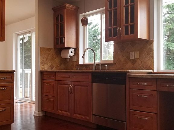 Clean & updated kitchen with skylights