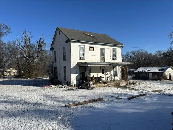1221 E Pine St, Fort Scott, KS 66701