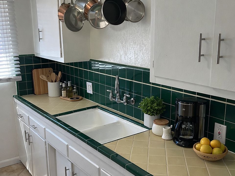 Kitchen (comes unfurnished)