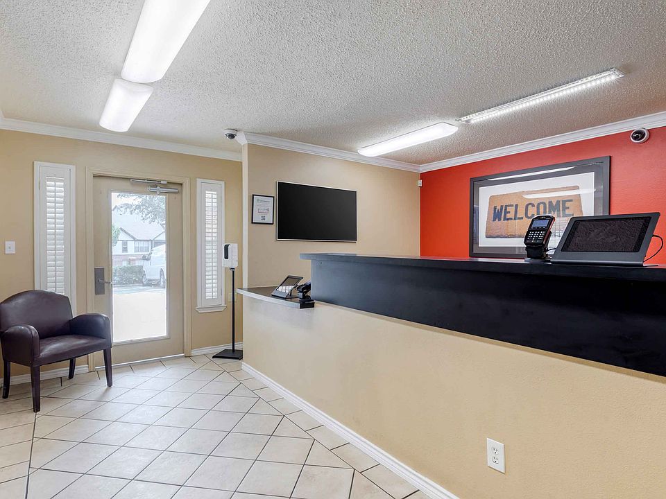 Lobby and Guest Check-in
