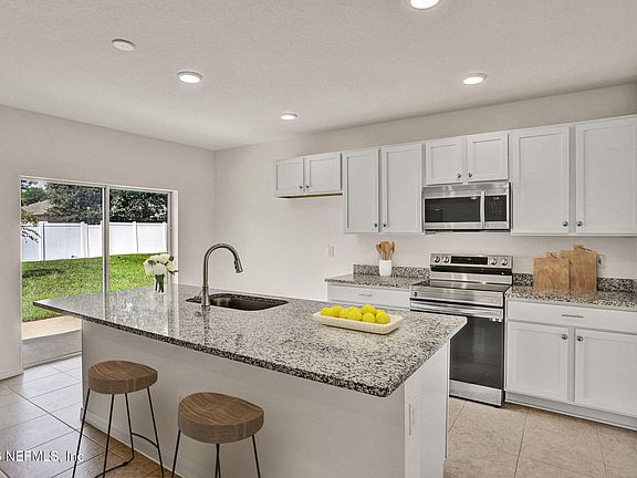 3rd image of 28 BECKER Lane