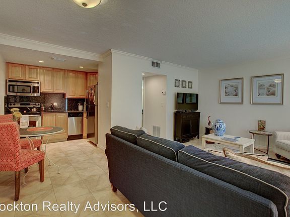 5th image of 125 Airport Ave E APT 10