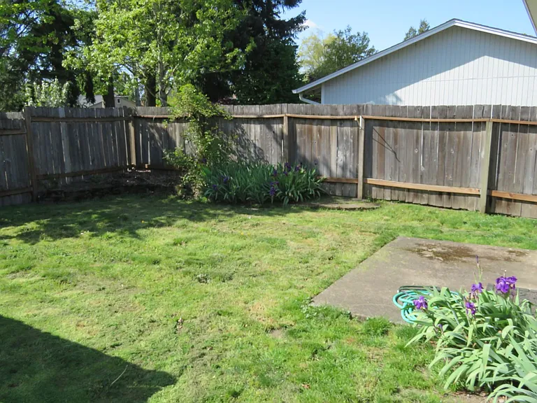 1010 Satre St — Photo 13