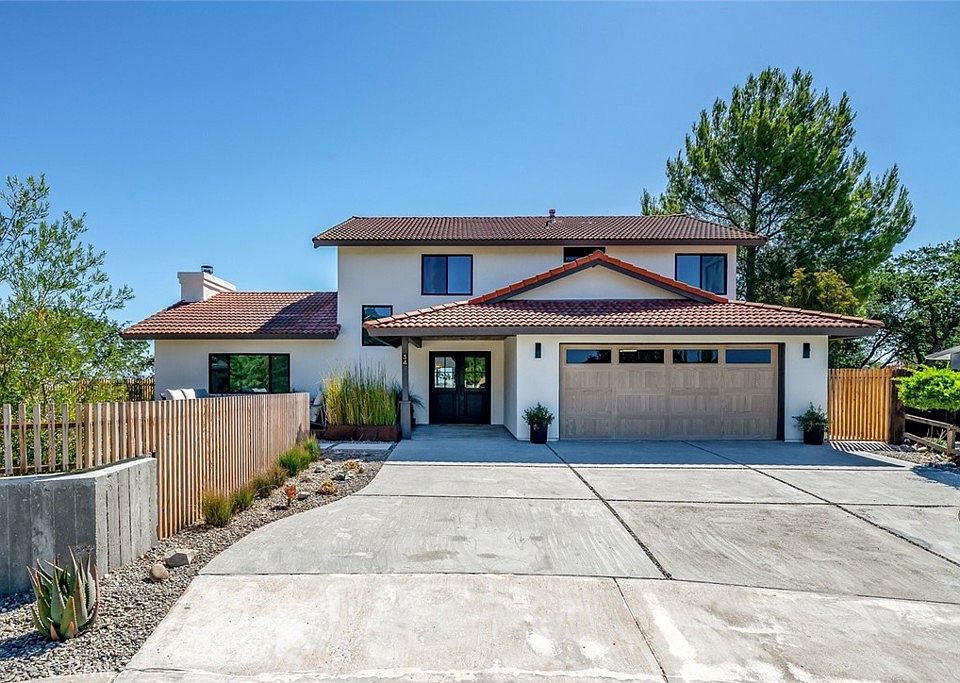 1st image of 34 Terrace Hill Dr