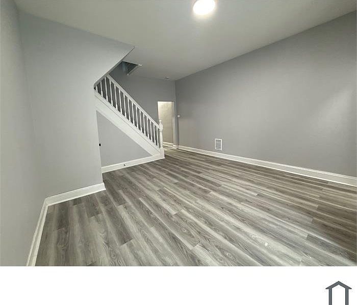1st image of 499 E Lorraine Ave