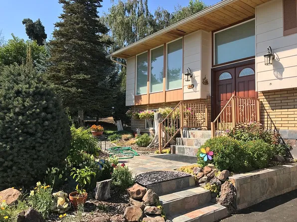 211 W Goodlander Rd, Selah, WA 98942