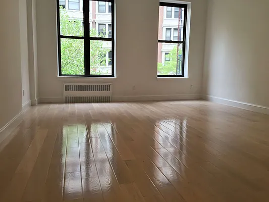 Rented by Joe Gotham LTD | media 12