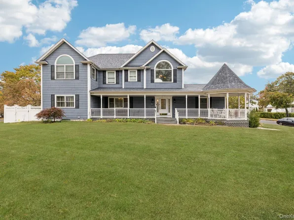 60 Steuben Boulevard, Nesconset, NY 11767