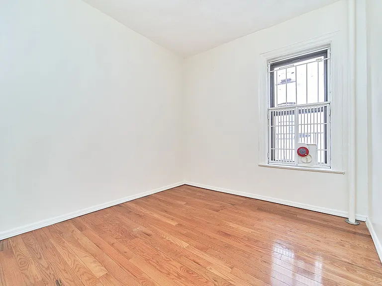 587 W 177th St #52 — Photo 4