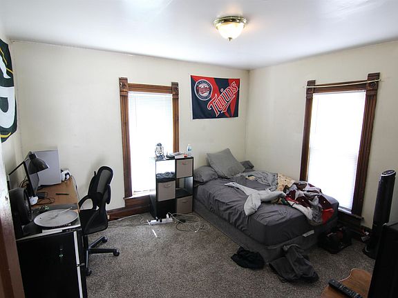 5th image of 2122 Olive St