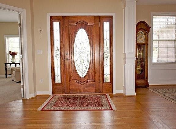 3rd image of 8199 Hamptonshire Dr