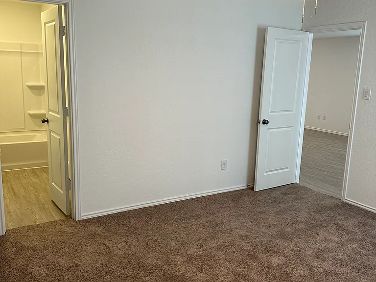 2508 Sweet Olive — Photo 6