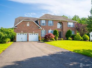 14 Stanley Dr, Monroe Township, NJ 08831