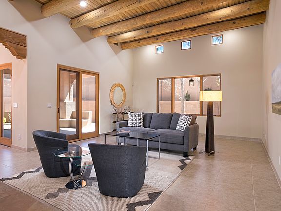 3rd image of 1509 Calle Preciosa