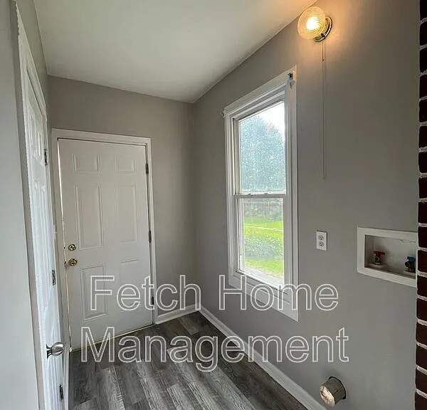 23 S Custer Ave — Photo 13