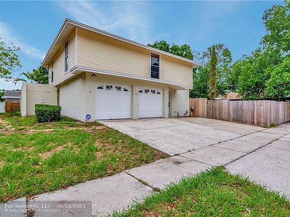 2nd image of 7032 Oakview Cir