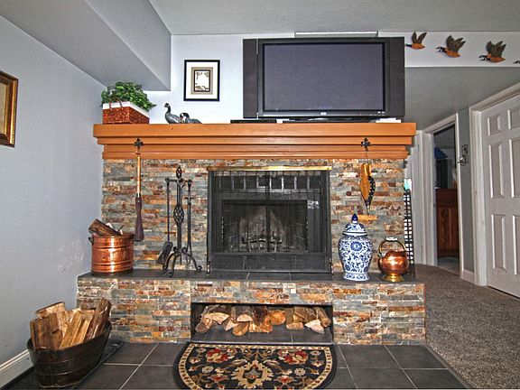 5th image of 47 Midlake Dr Unit 101