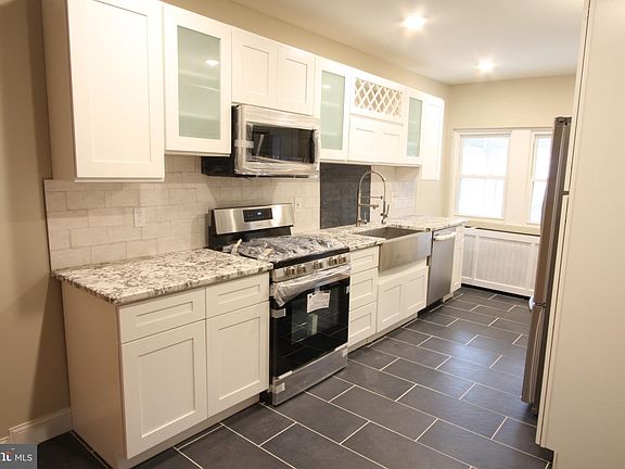 2nd image of 129 E Duncannon Ave