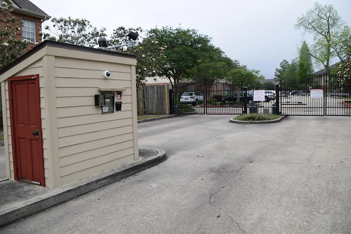 Building Photo - 900 Dean Lee Dr #1301
