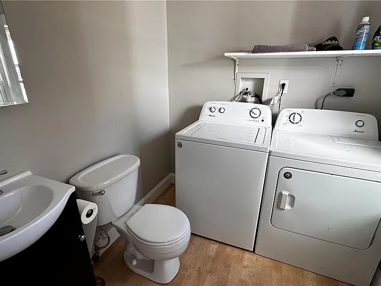 21 Davey Ave — Photo 11