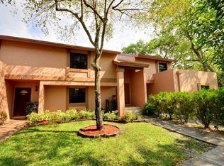 40 Chestnut Cir, Cooper City, FL 33026