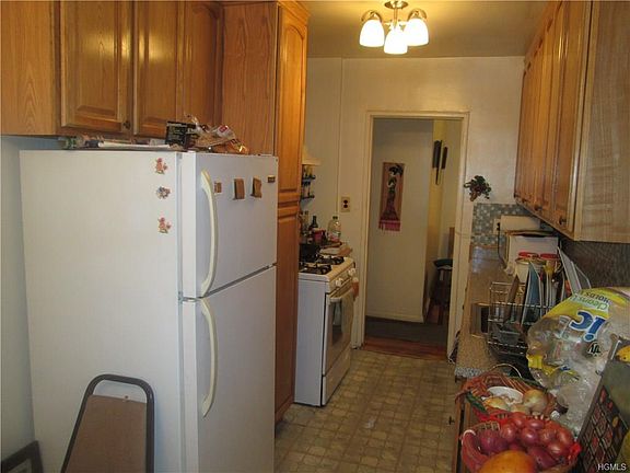 2nd image of 745 E 231st St APT 3G