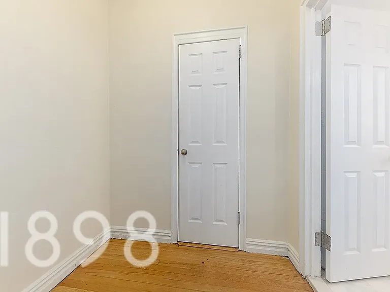 185 E 162nd St #5C — Photo 3