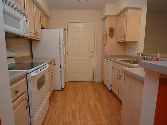 4th image of 8953 Woodbridge Dr #8953