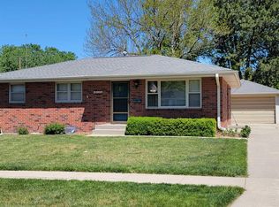 5020 Claire Ave, Lincoln, NE 68516