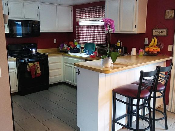 2nd image of 17054 Millbrook Dr