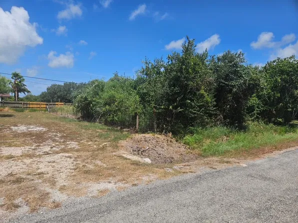 20 Sherwood Dr, Rockport, TX 78382