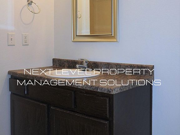 5th image of 4012 N Thistle Dr