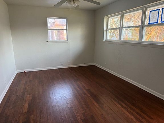 3rd image of 925 W Morton St